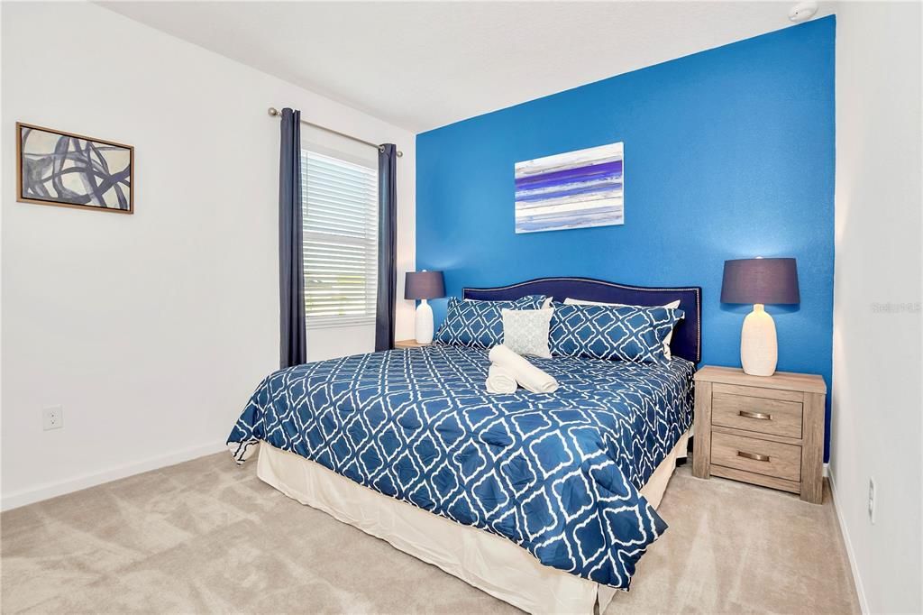 待售: $670,000 (8 贝兹, 5 浴室, 3248 平方英尺)