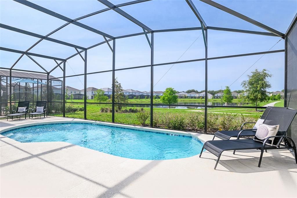 待售: $670,000 (8 贝兹, 5 浴室, 3248 平方英尺)