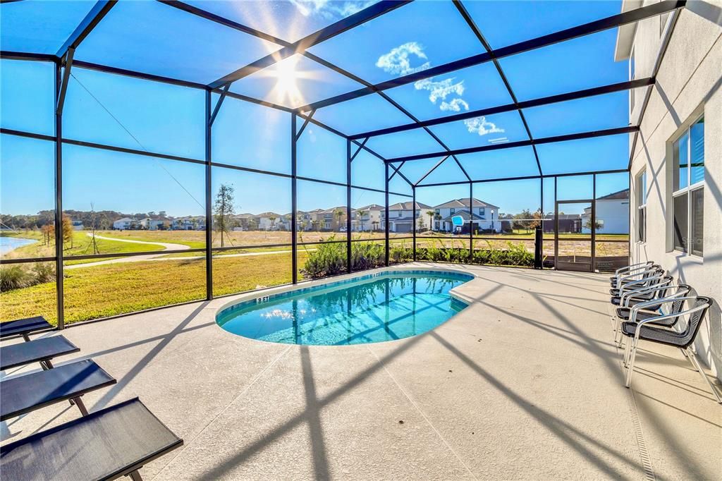 待售: $670,000 (8 贝兹, 5 浴室, 3248 平方英尺)