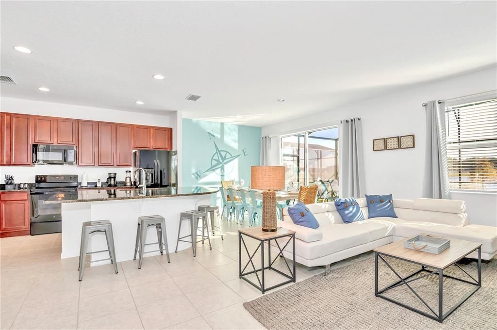 待售: $670,000 (8 贝兹, 5 浴室, 3248 平方英尺)