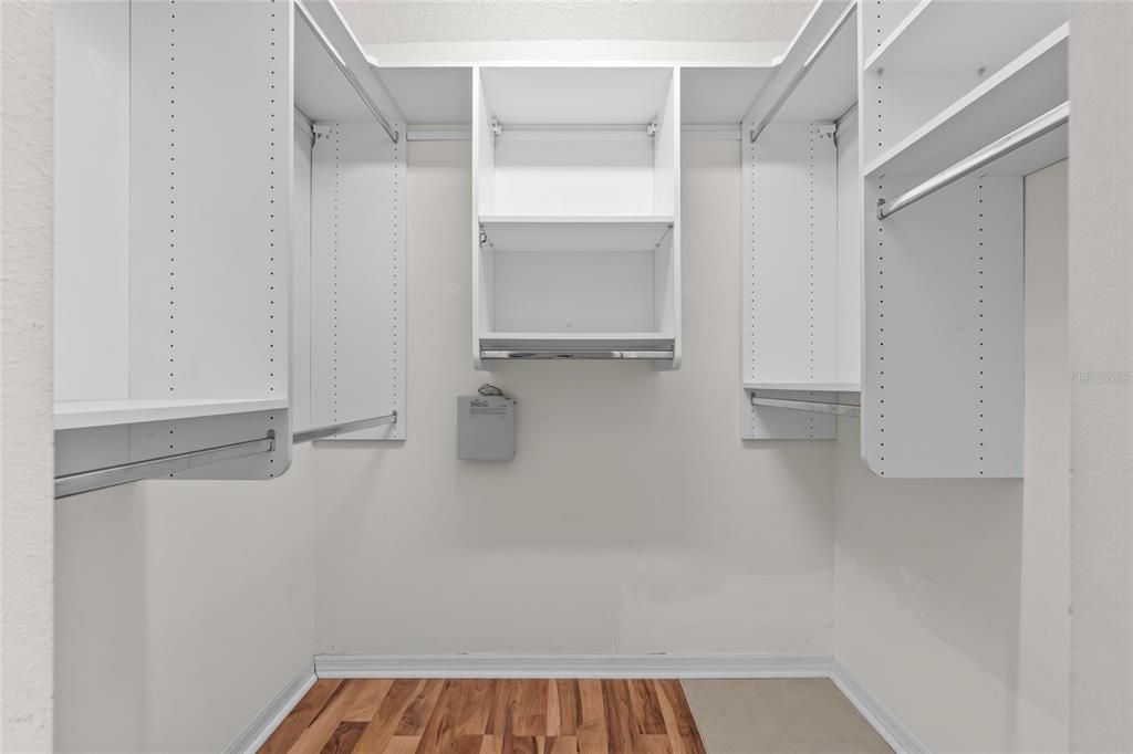 合同活跃: $229,000 (2 贝兹, 2 浴室, 1280 平方英尺)