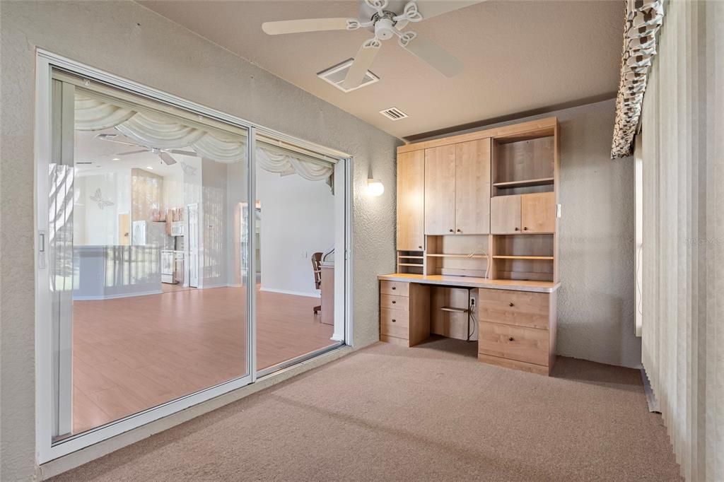 合同活跃: $229,000 (2 贝兹, 2 浴室, 1280 平方英尺)