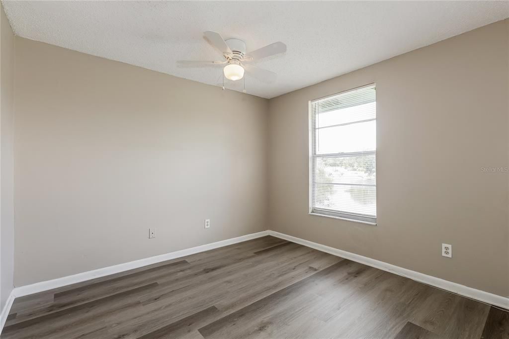 Activo con contrato: $349,000 (3 camas, 2 baños, 1407 Pies cuadrados)