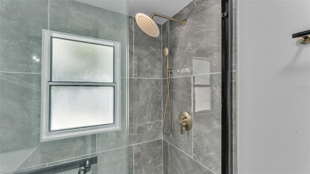 Active With Contract: $319,500 (3 beds, 2 baths, 1432 Square Feet)