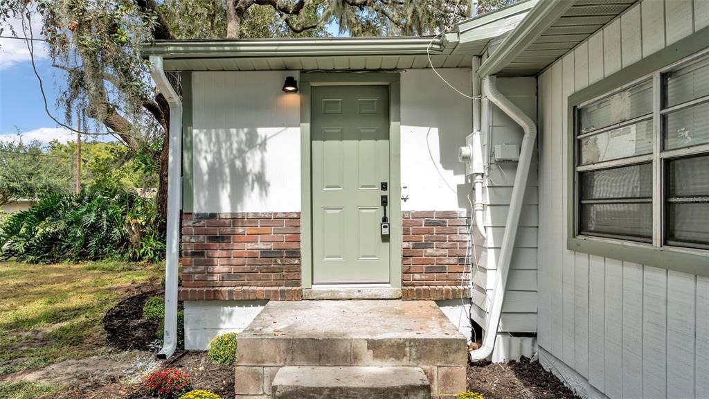 Active With Contract: $319,500 (3 beds, 2 baths, 1432 Square Feet)