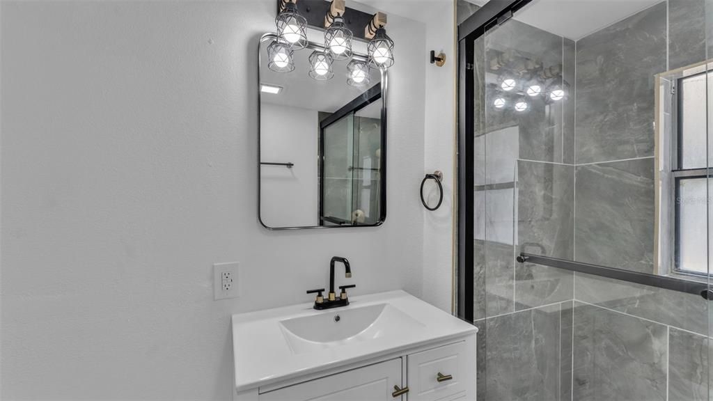 Active With Contract: $319,500 (3 beds, 2 baths, 1432 Square Feet)