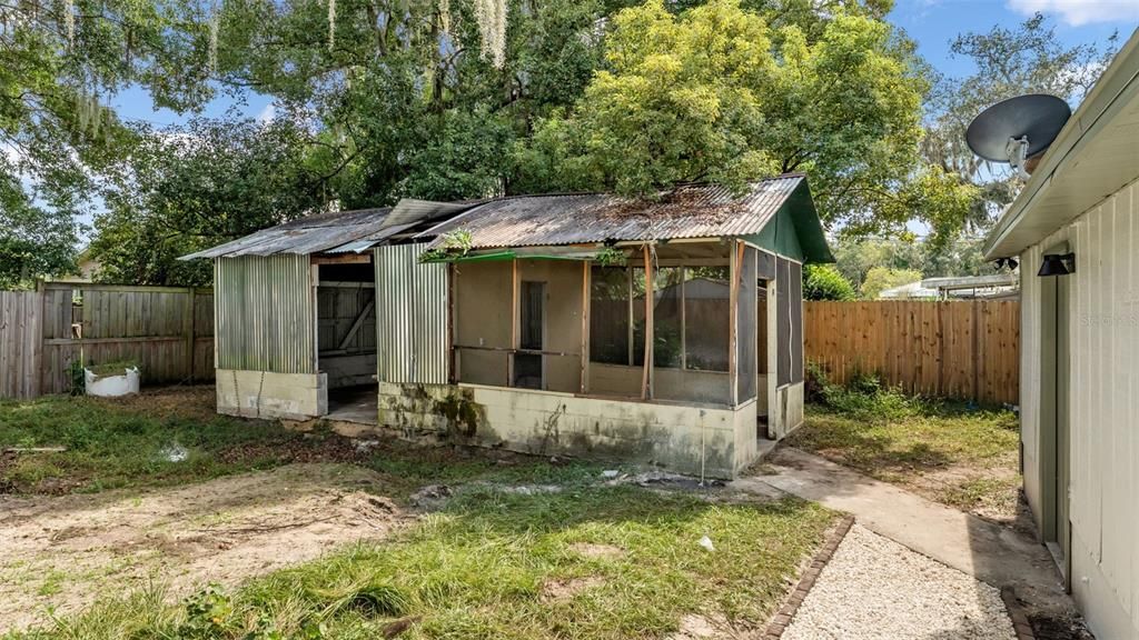 Active With Contract: $319,500 (3 beds, 2 baths, 1432 Square Feet)