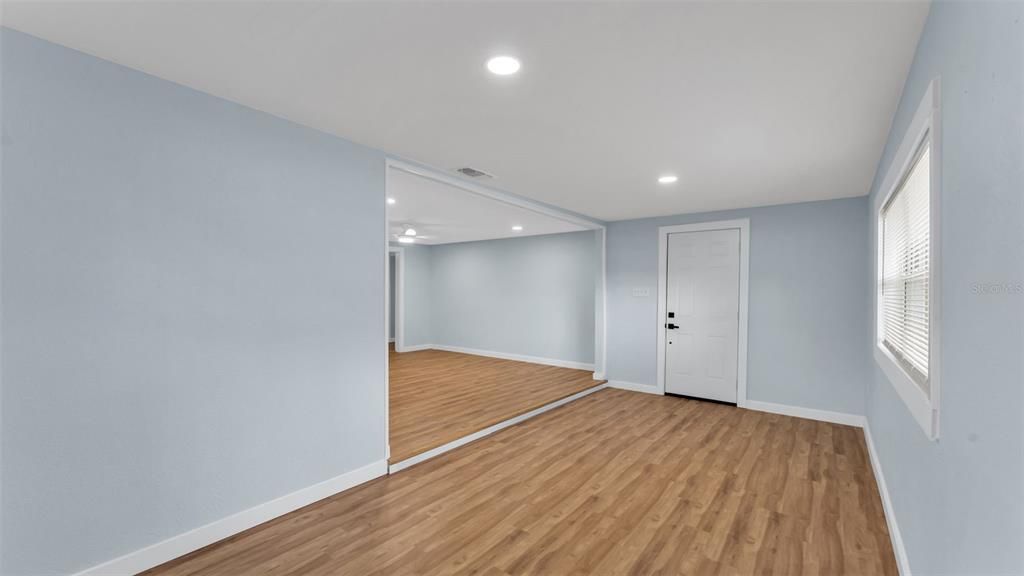 Active With Contract: $319,500 (3 beds, 2 baths, 1432 Square Feet)