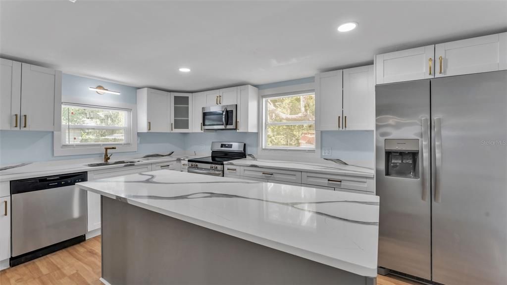 Active With Contract: $319,500 (3 beds, 2 baths, 1432 Square Feet)