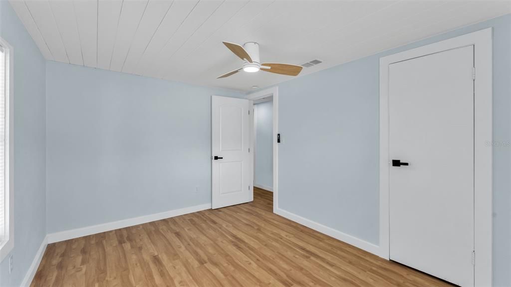 Active With Contract: $319,500 (3 beds, 2 baths, 1432 Square Feet)