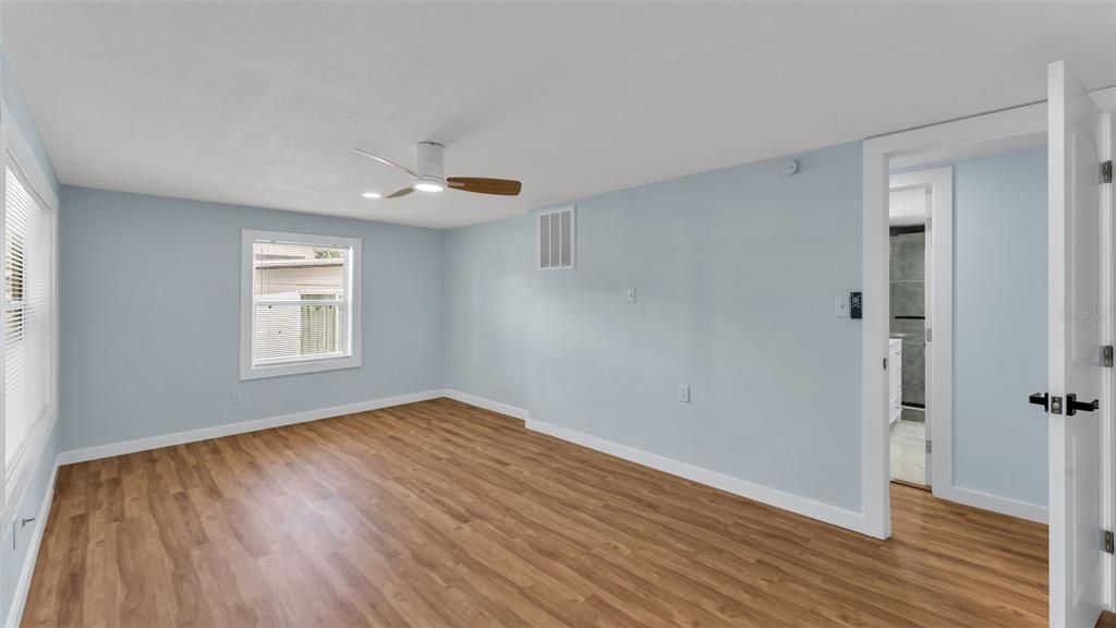 Active With Contract: $319,500 (3 beds, 2 baths, 1432 Square Feet)