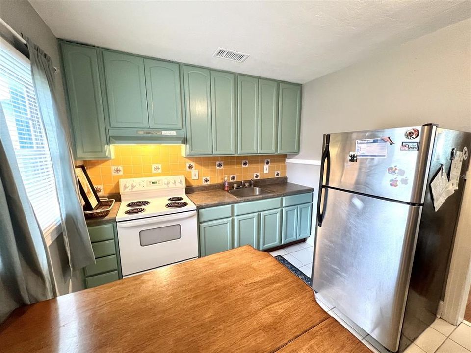 На продажу: $425,000 (3 спален, 1 ванн, 1130 Квадратных фут)