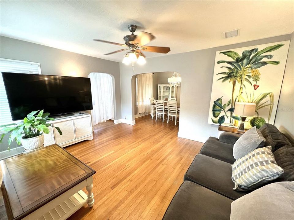 На продажу: $425,000 (3 спален, 1 ванн, 1130 Квадратных фут)