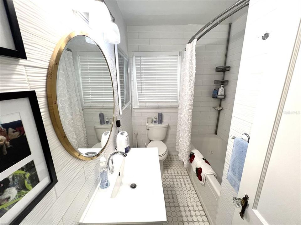 На продажу: $425,000 (3 спален, 1 ванн, 1130 Квадратных фут)