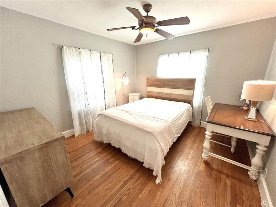 На продажу: $425,000 (3 спален, 1 ванн, 1130 Квадратных фут)