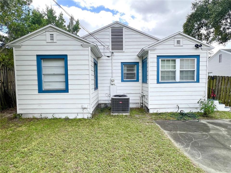 На продажу: $425,000 (3 спален, 1 ванн, 1130 Квадратных фут)