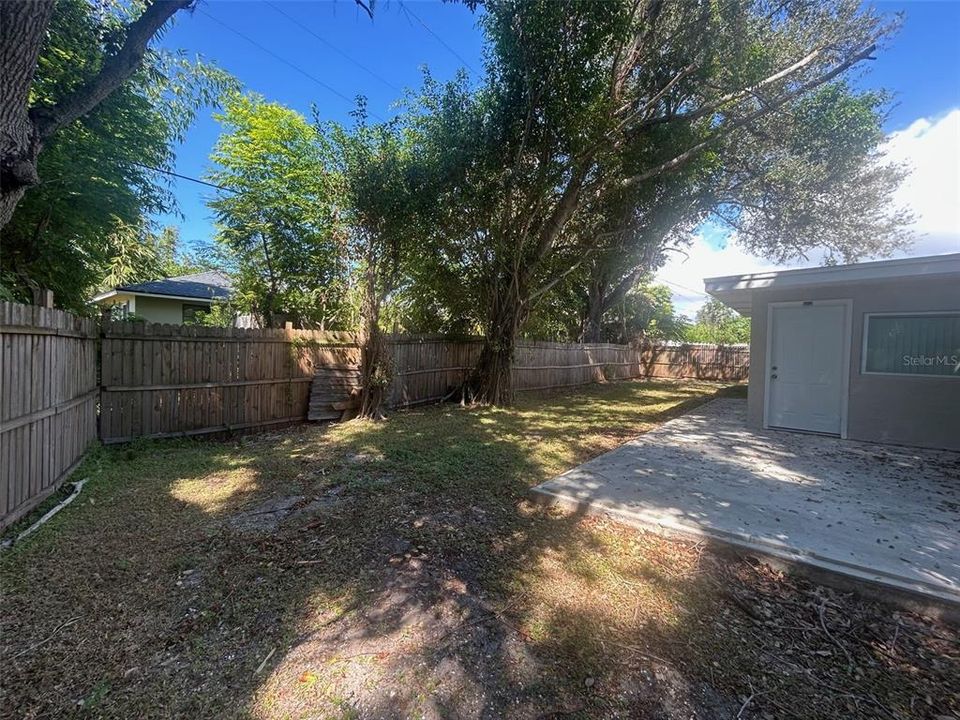 Active With Contract: $2,000 (3 beds, 2 baths, 1563 Square Feet)