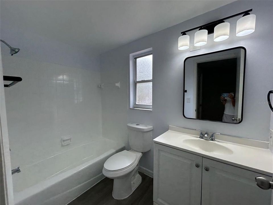 Active With Contract: $2,000 (3 beds, 2 baths, 1563 Square Feet)