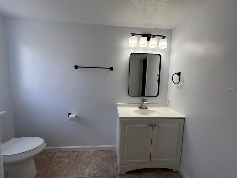Active With Contract: $2,000 (3 beds, 2 baths, 1563 Square Feet)