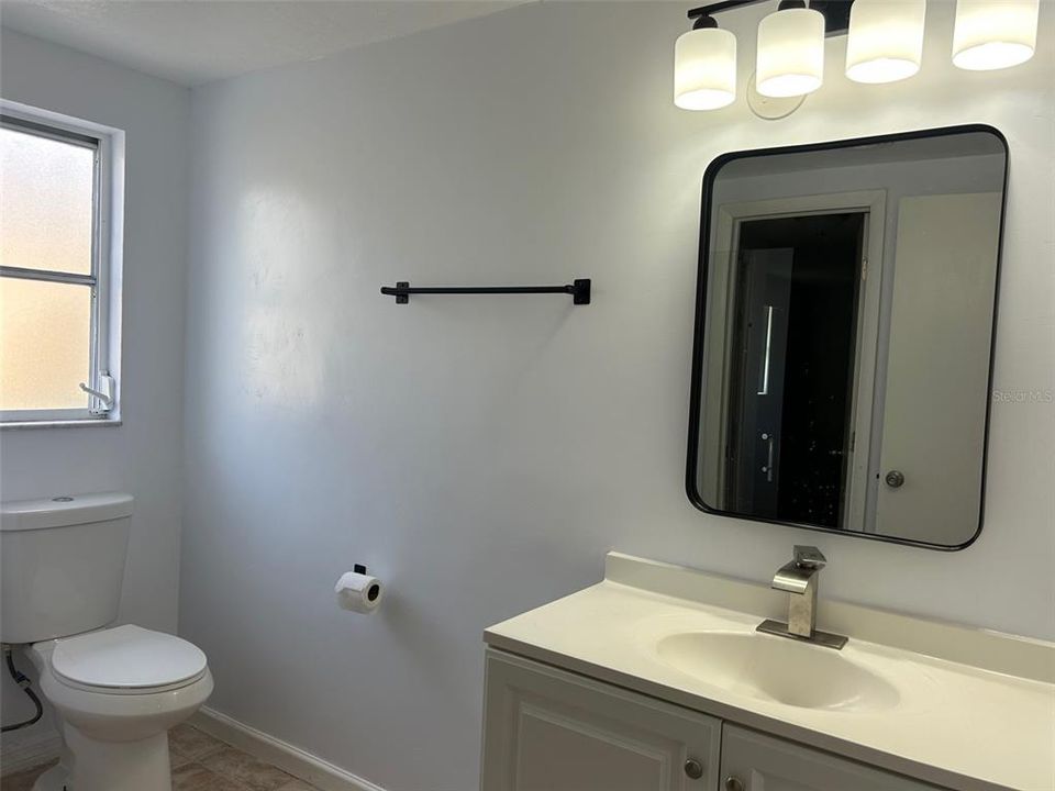 Active With Contract: $2,000 (3 beds, 2 baths, 1563 Square Feet)