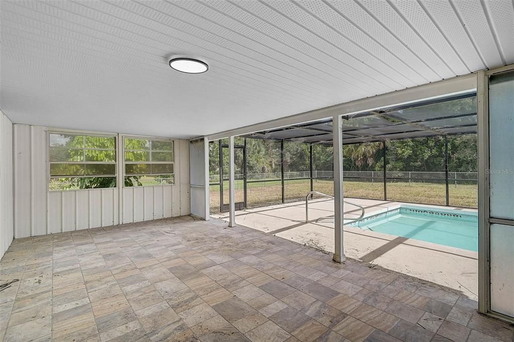 Activo con contrato: $399,000 (3 camas, 2 baños, 1269 Pies cuadrados)