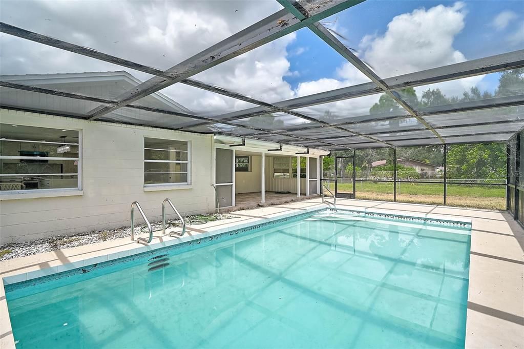 Activo con contrato: $399,000 (3 camas, 2 baños, 1269 Pies cuadrados)