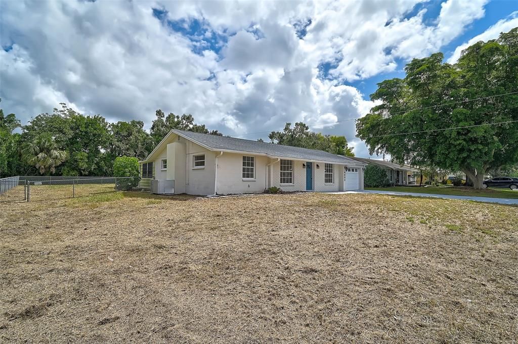 Activo con contrato: $399,000 (3 camas, 2 baños, 1269 Pies cuadrados)