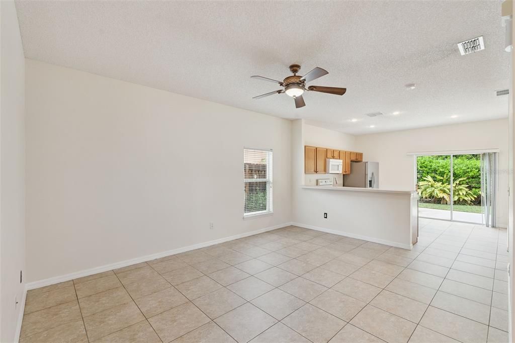 待售: $350,000 (3 贝兹, 2 浴室, 1192 平方英尺)