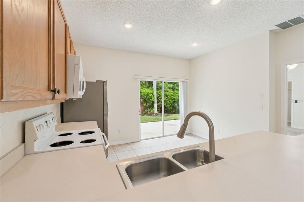 待售: $350,000 (3 贝兹, 2 浴室, 1192 平方英尺)