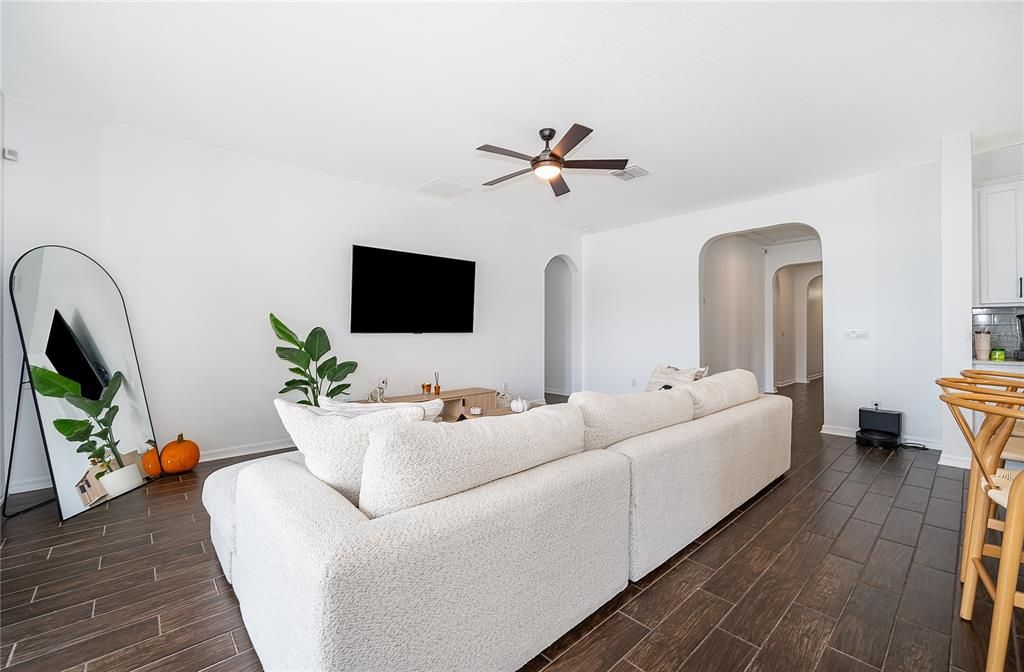 En Renta: $3,000 (4 camas, 2 baños, 2099 Pies cuadrados)