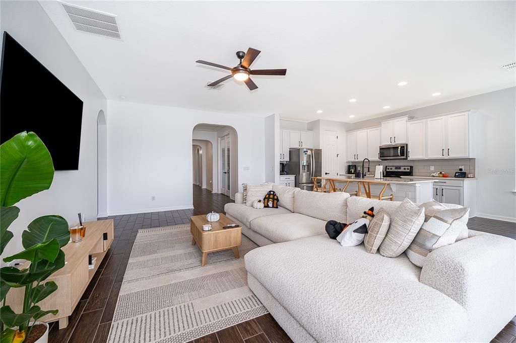 En Renta: $3,000 (4 camas, 2 baños, 2099 Pies cuadrados)