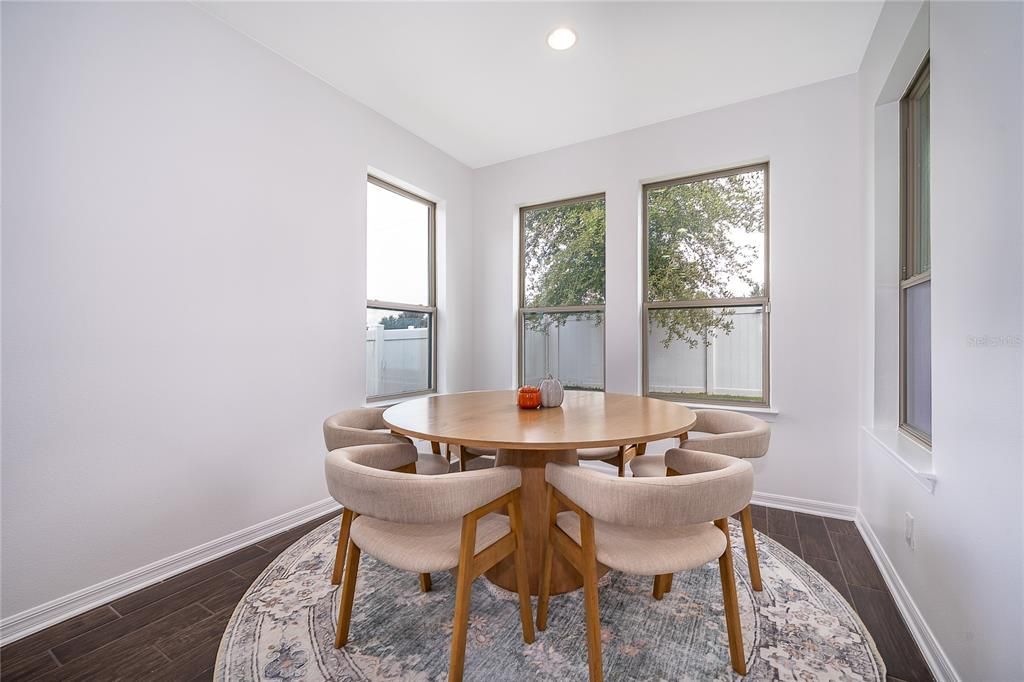 En Renta: $3,000 (4 camas, 2 baños, 2099 Pies cuadrados)