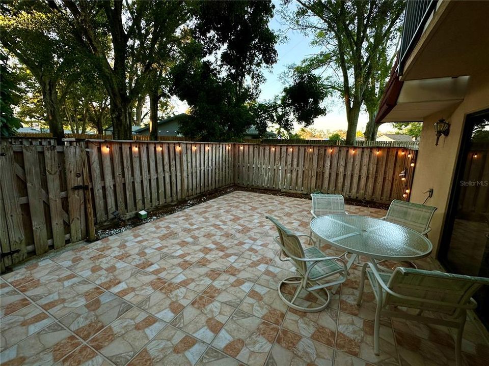 На продажу: $254,000 (2 спален, 2 ванн, 1344 Квадратных фут)