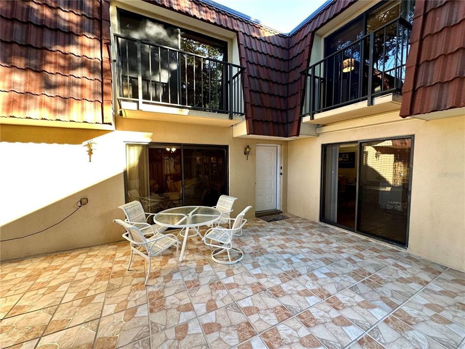 На продажу: $254,000 (2 спален, 2 ванн, 1344 Квадратных фут)