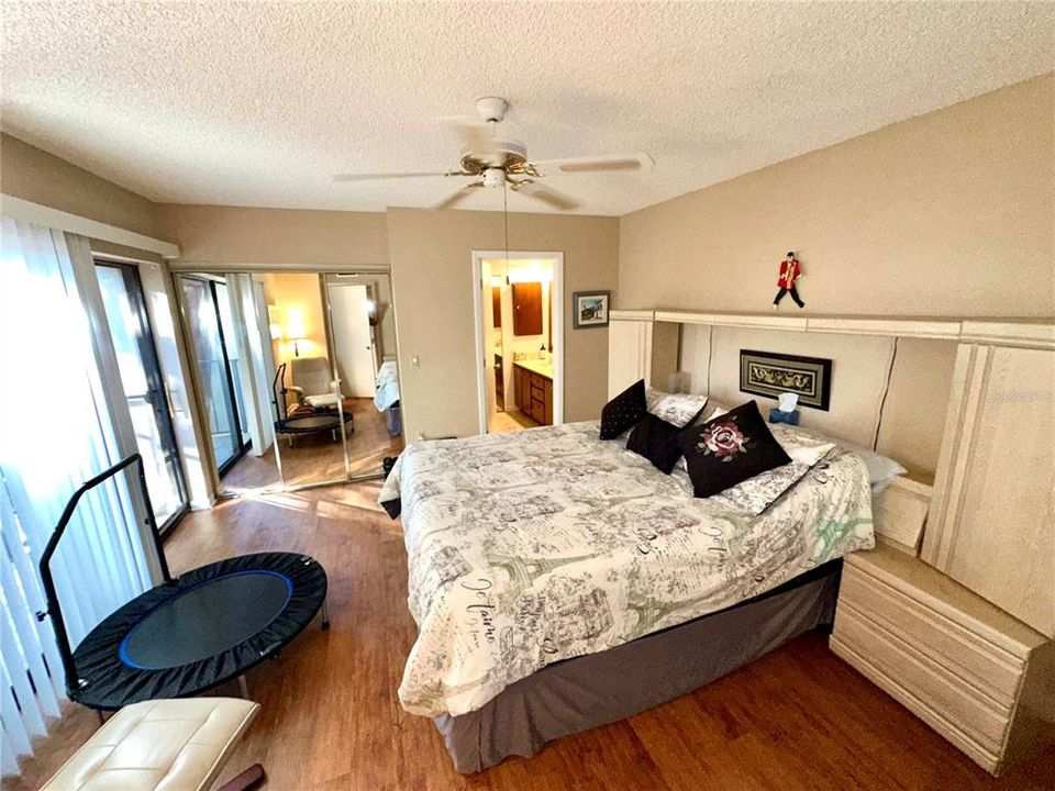 На продажу: $254,000 (2 спален, 2 ванн, 1344 Квадратных фут)