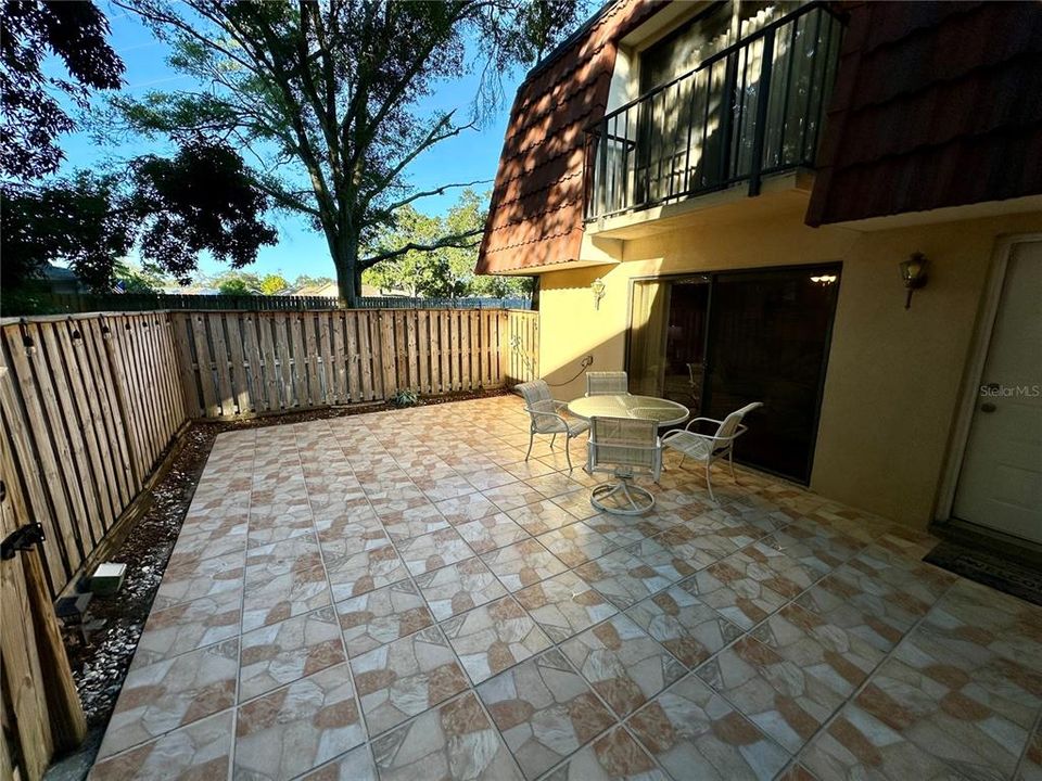 На продажу: $254,000 (2 спален, 2 ванн, 1344 Квадратных фут)