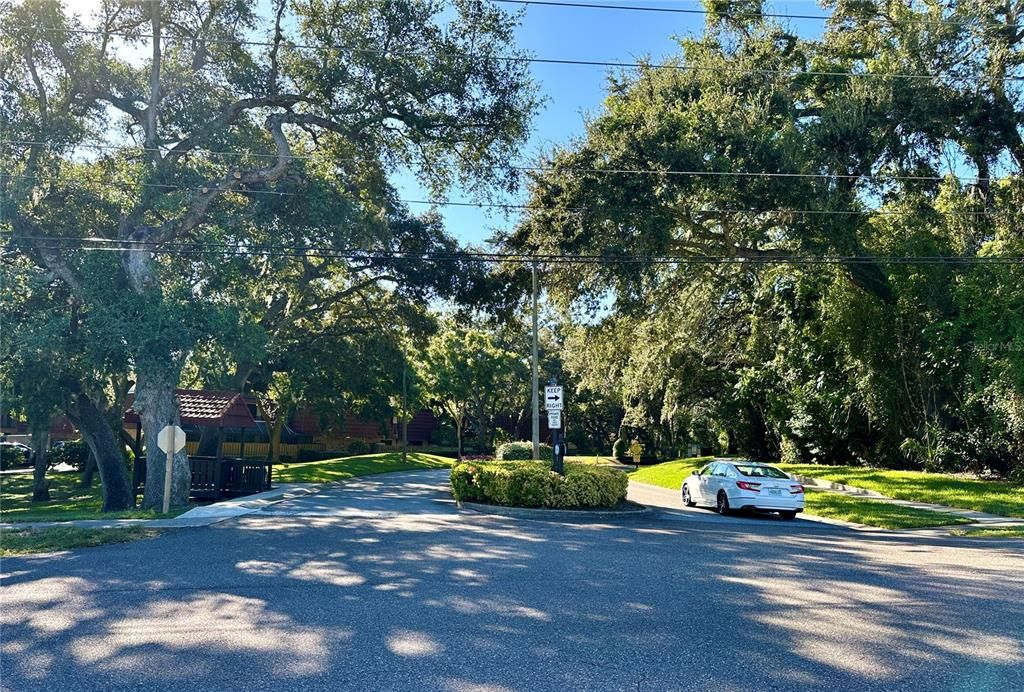 На продажу: $254,000 (2 спален, 2 ванн, 1344 Квадратных фут)