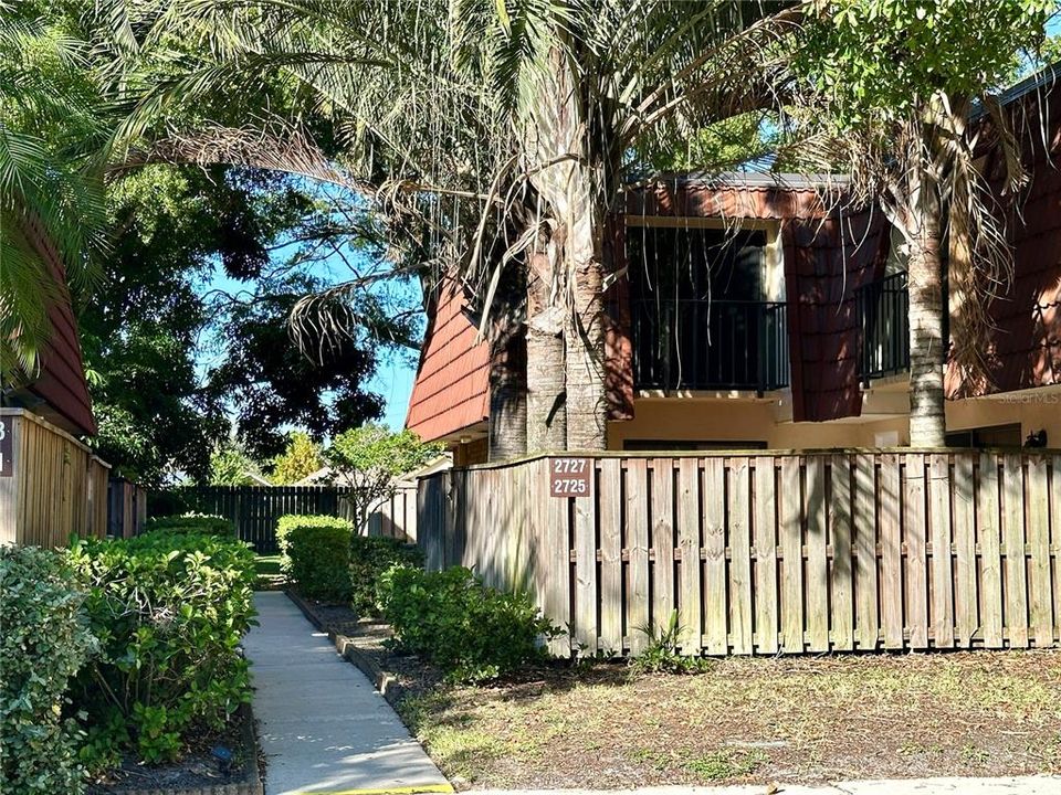 На продажу: $254,000 (2 спален, 2 ванн, 1344 Квадратных фут)