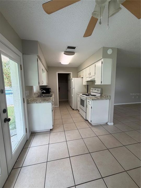 出租: $1,495 (2 贝兹, 1 浴室, 936 平方英尺)