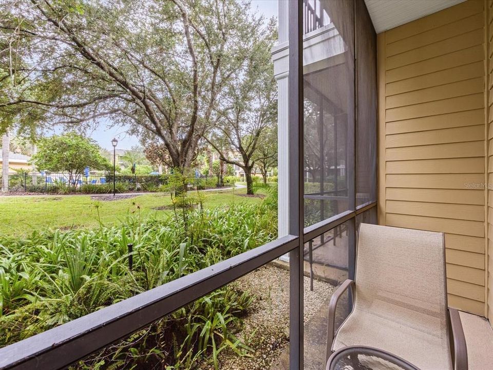 合同活跃: $209,000 (3 贝兹, 2 浴室, 1227 平方英尺)