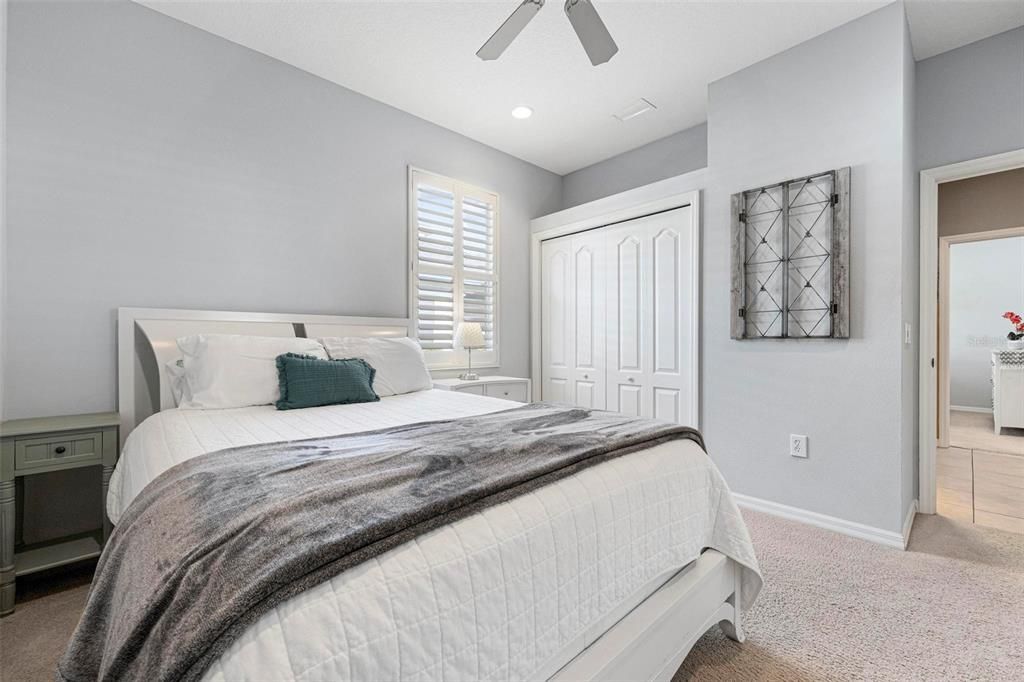 Под контрактом: $639,900 (4 спален, 3 ванн, 2401 Квадратных фут)