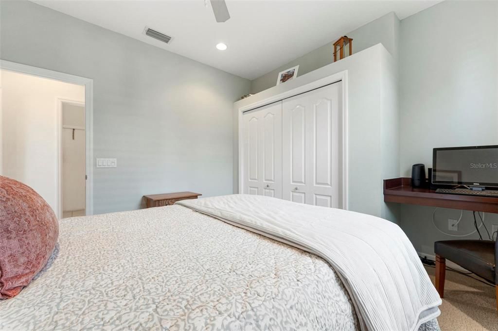 Под контрактом: $639,900 (4 спален, 3 ванн, 2401 Квадратных фут)