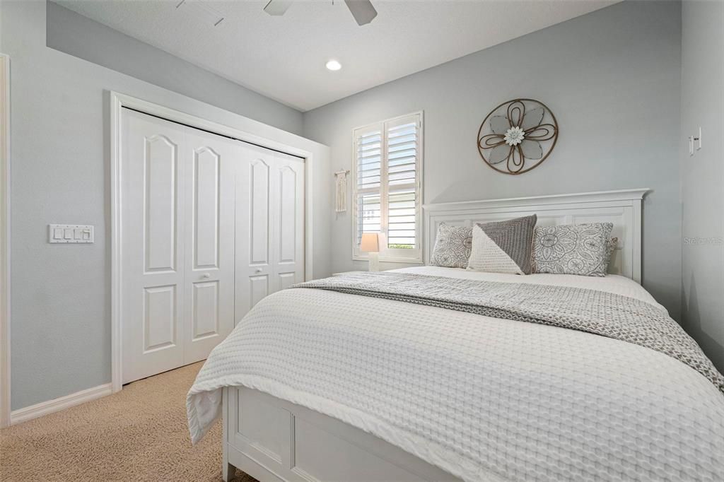 Под контрактом: $639,900 (4 спален, 3 ванн, 2401 Квадратных фут)