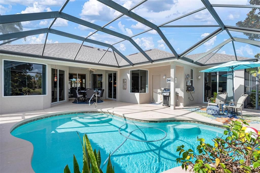 Под контрактом: $639,900 (4 спален, 3 ванн, 2401 Квадратных фут)