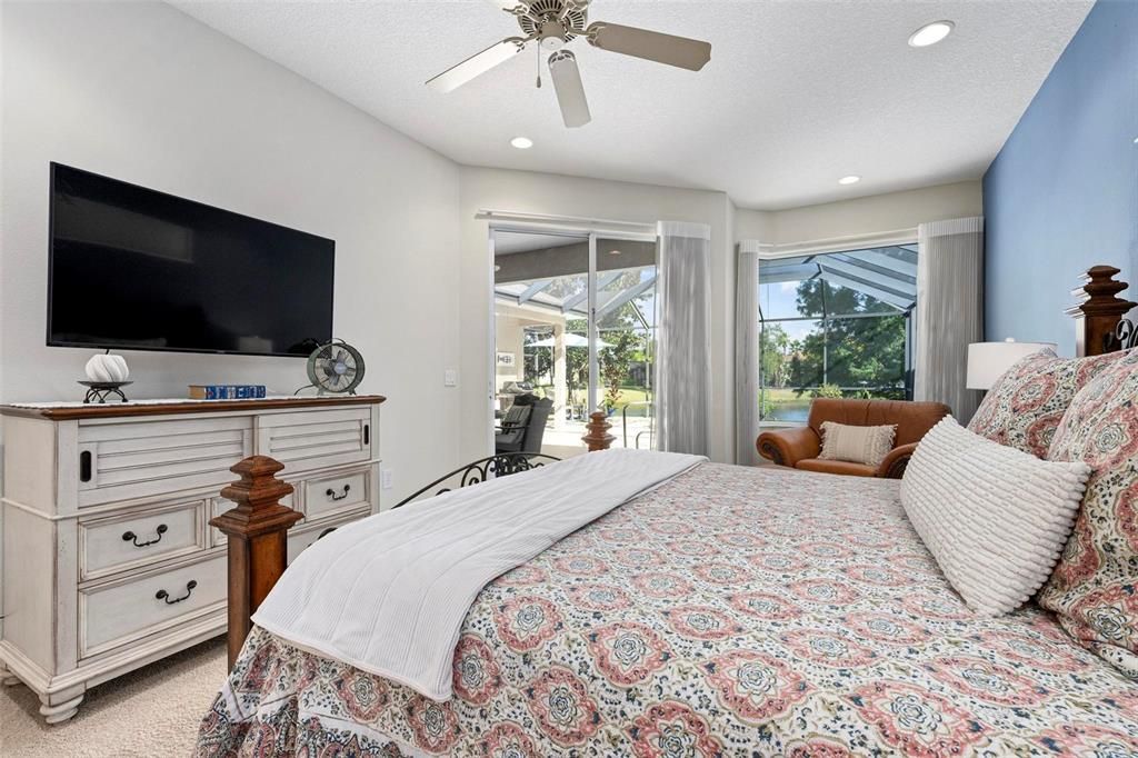 Под контрактом: $639,900 (4 спален, 3 ванн, 2401 Квадратных фут)