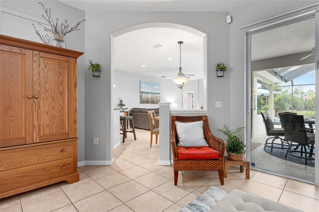 Под контрактом: $639,900 (4 спален, 3 ванн, 2401 Квадратных фут)