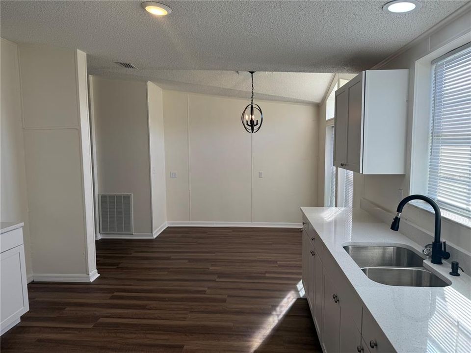 En Venta: $269,000 (3 camas, 2 baños, 1836 Pies cuadrados)