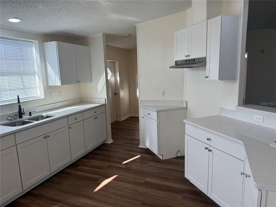 En Venta: $269,000 (3 camas, 2 baños, 1836 Pies cuadrados)