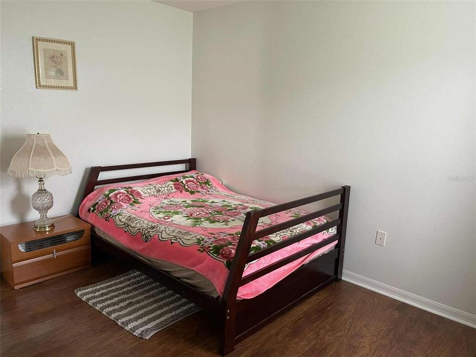 En Renta: $900 (2 camas, 2 baños, 2113 Pies cuadrados)