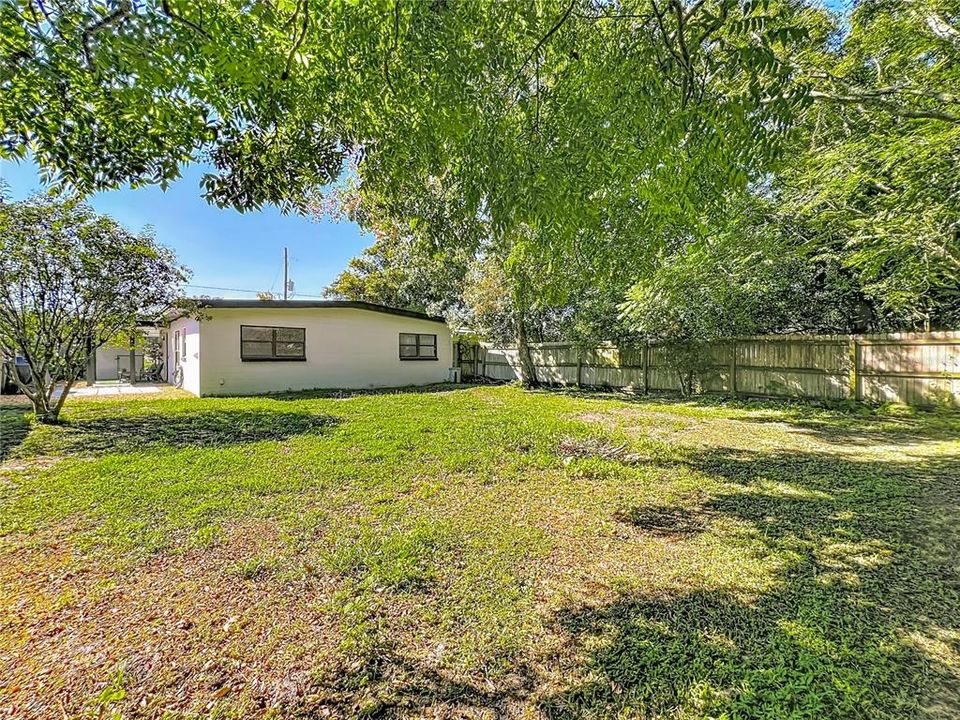 Active With Contract: $335,000 (3 beds, 2 baths, 1200 Square Feet)